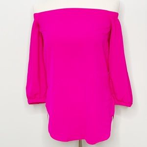 Off shoulders three quarters sleeves pull over top